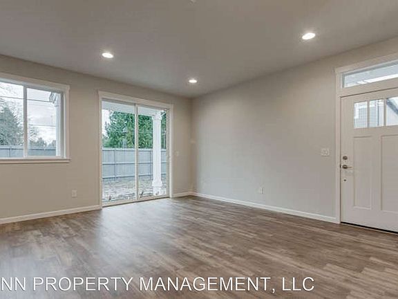3rd image of 11029 NE 23rd Cir