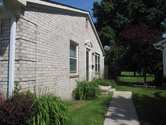5th image of 8431 Lakeview Ct