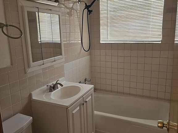 5th image of 6915 Rosemary Ln #6