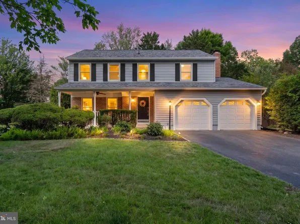 1801 Lisa Gaye Dr, Sterling, VA 20164