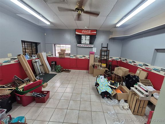 3rd image of 401 S Chouteau Ave