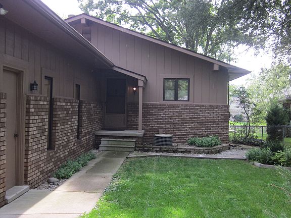 3rd image of 3285 Whitfield Dr