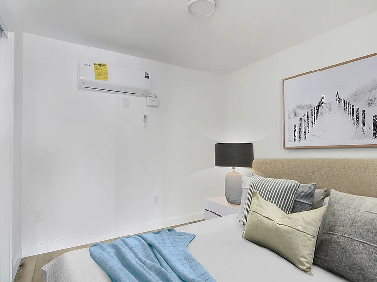 Valleywood Apartments - Studio