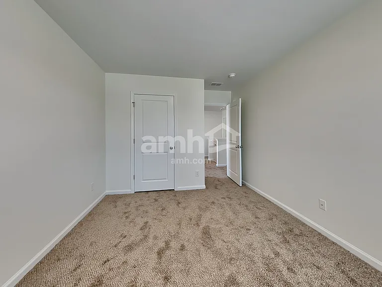 112 Tobago Cir — Photo 16
