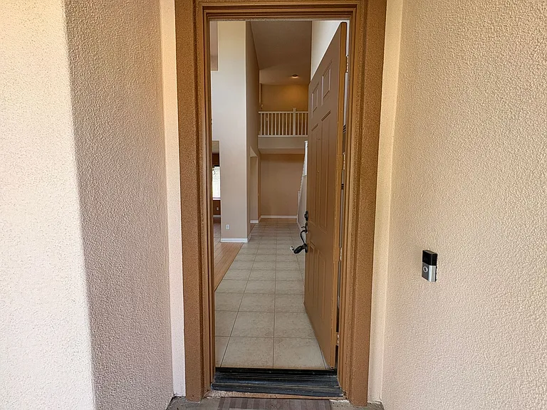 1456 Pinewood Dr — Photo 3