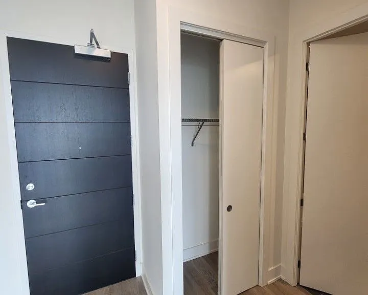 212 King William St #1416 — Photo 4
