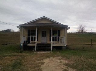 7007 Tomessie Cir, Grand Ridge, FL 32442