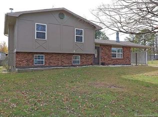 318 Walter St, Farmington, MO 63640