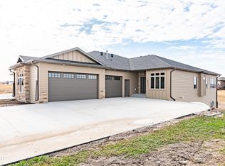 3631 Ridge Way, Bismarck, ND 58503