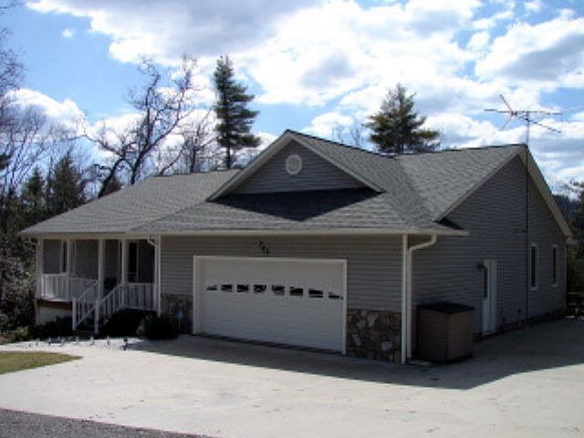 1st image of 760 Davis Acres Dr