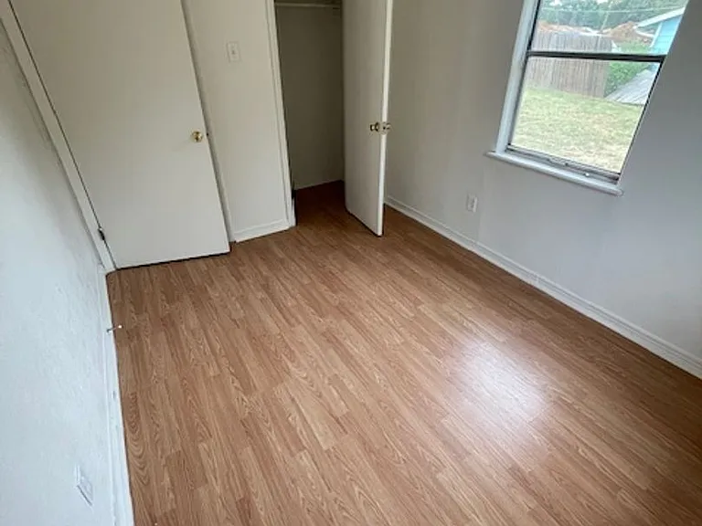 2814 W Shady Shores Rd — Photo 6
