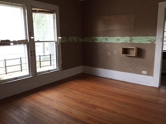 5th image of 509 Nacogdoches St
