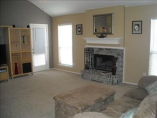 4th image of 103 Brittany Dr