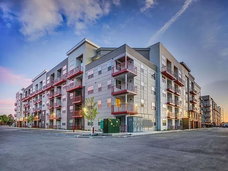 21LUX Apartments — Photo 22