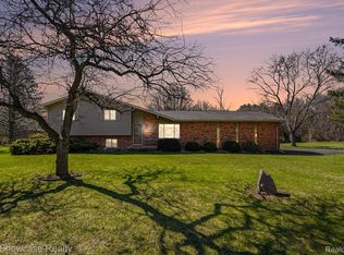 4520 Stoney Acres Ln, Highland, MI 48357