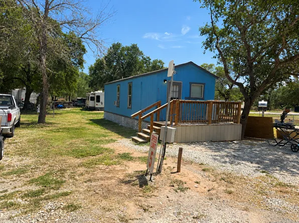 685 Englehart Rd #32, San Antonio, TX 78264
