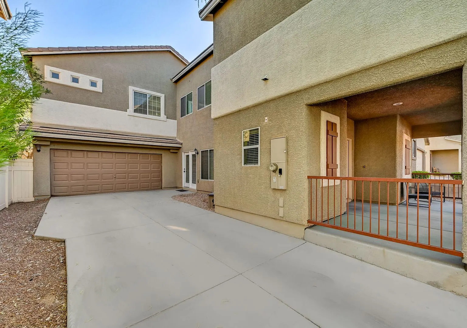Stunning Northwest three bedroom w/ a loft! — Photo 1