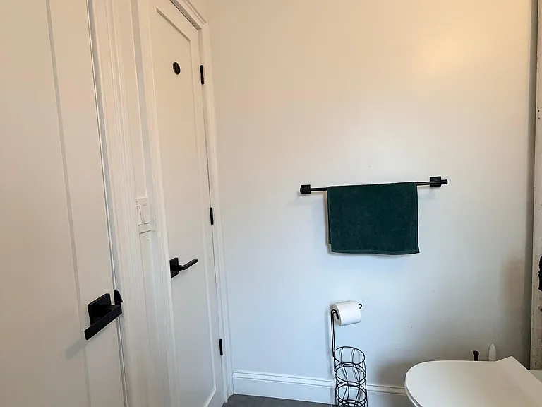 10 Nosband Ave #1A — Photo 10