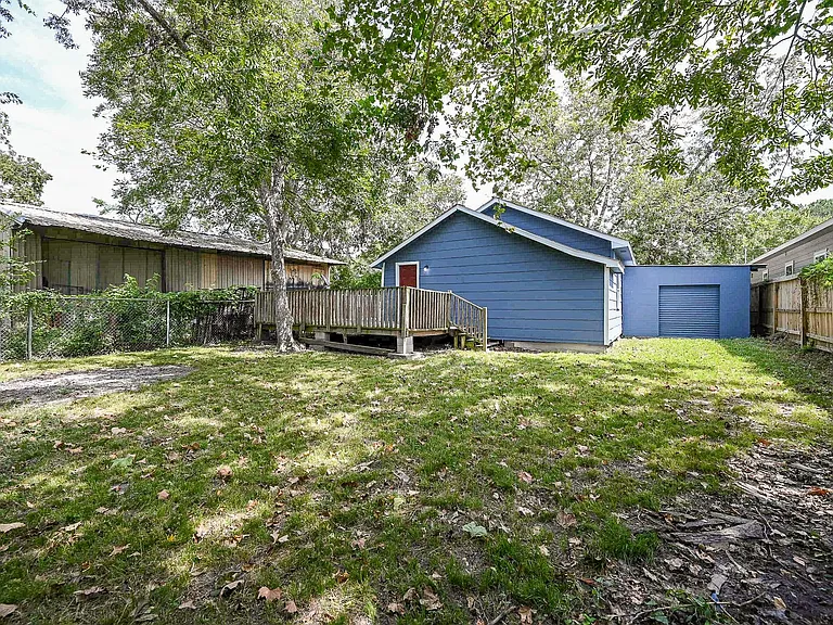 8007 Carver Rd — Photo 26