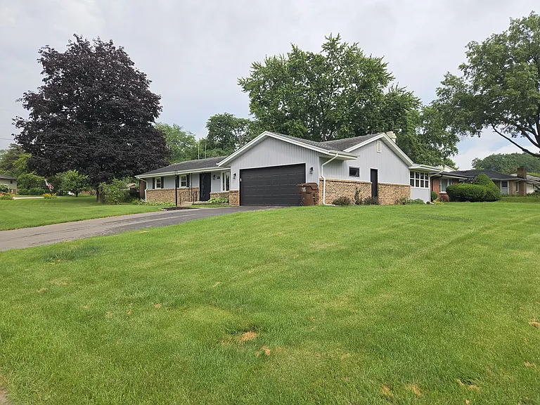 5625 Knollwood Rd — Photo 2