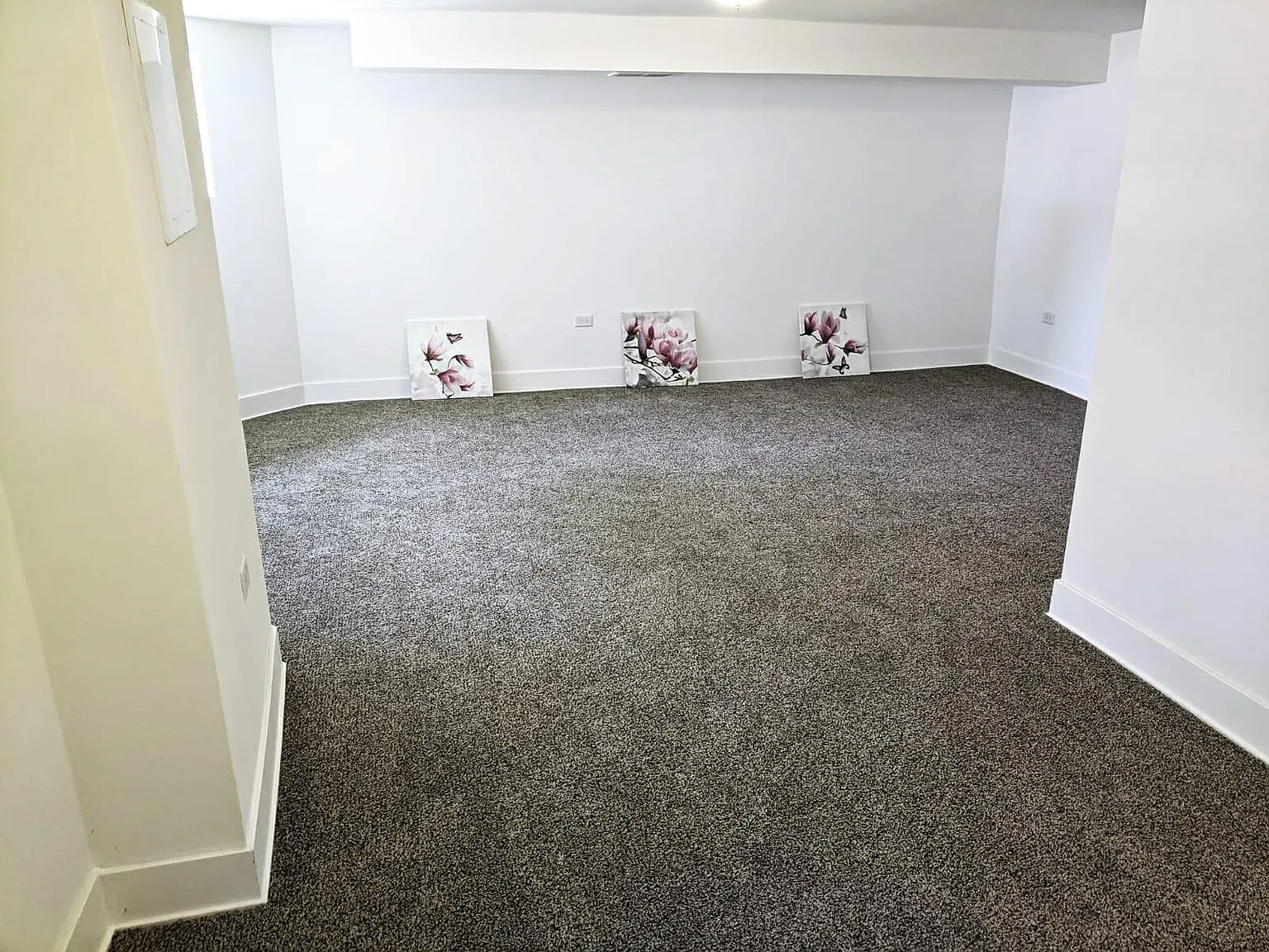 518 N Troy St — Photo 3