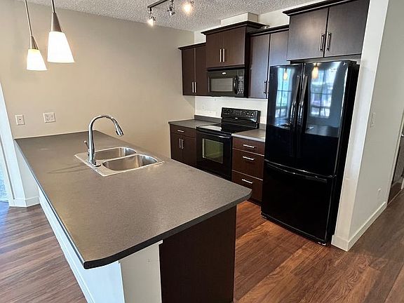 2nd image of 135 B Sandpiper Rd #3304