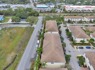 274 SW 7th Ct, Pompano Beach, FL 33060