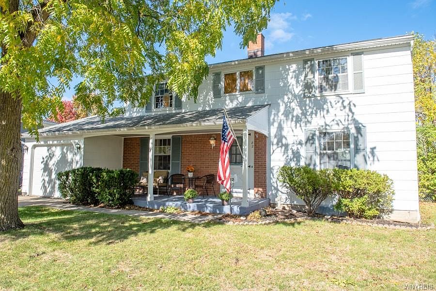 1st image of 82 Woodmere Dr