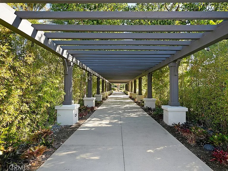 82 Laurelhurst Dr — Photo 28