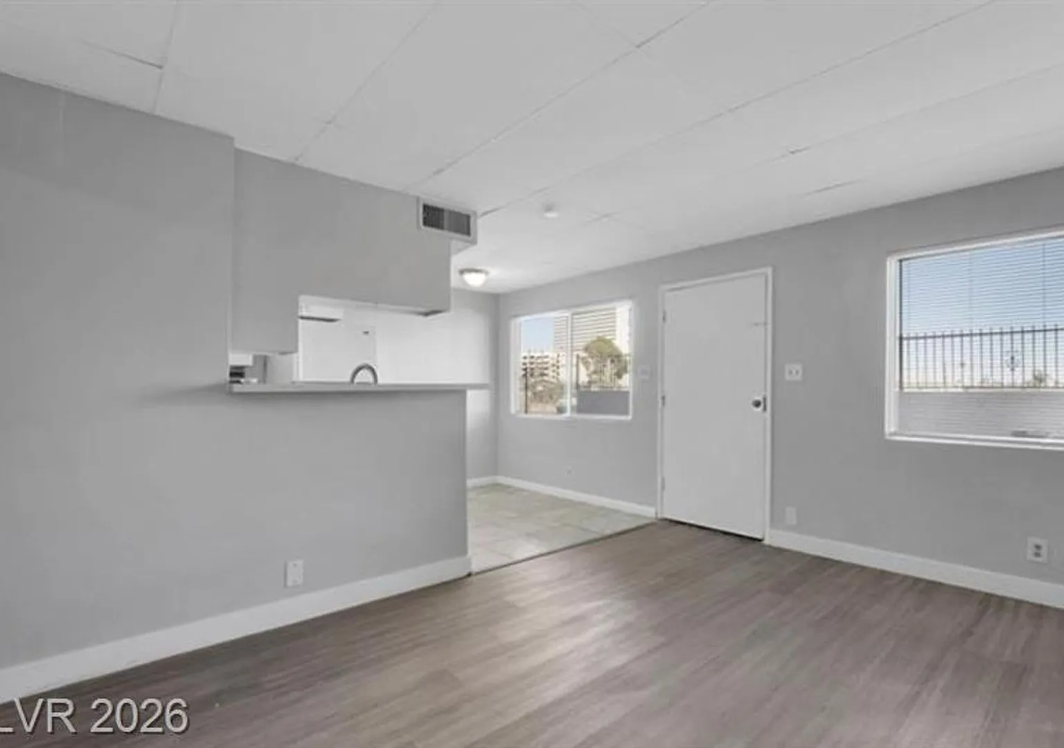 1 BD/1 BA Refreshed Apt — Photo 3