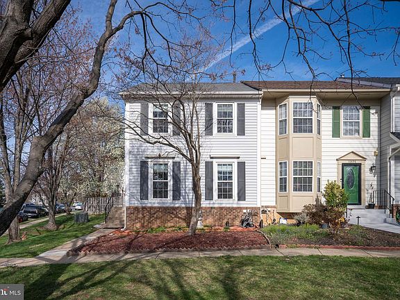 3rd image of 10898 Stone Hill Ln