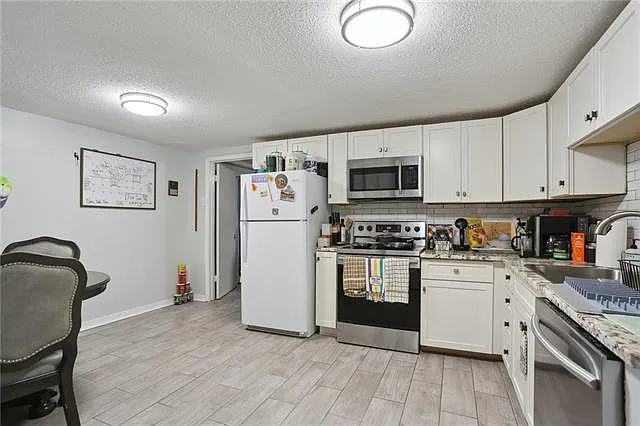 1735 Delachaise St #1A — Photo 6