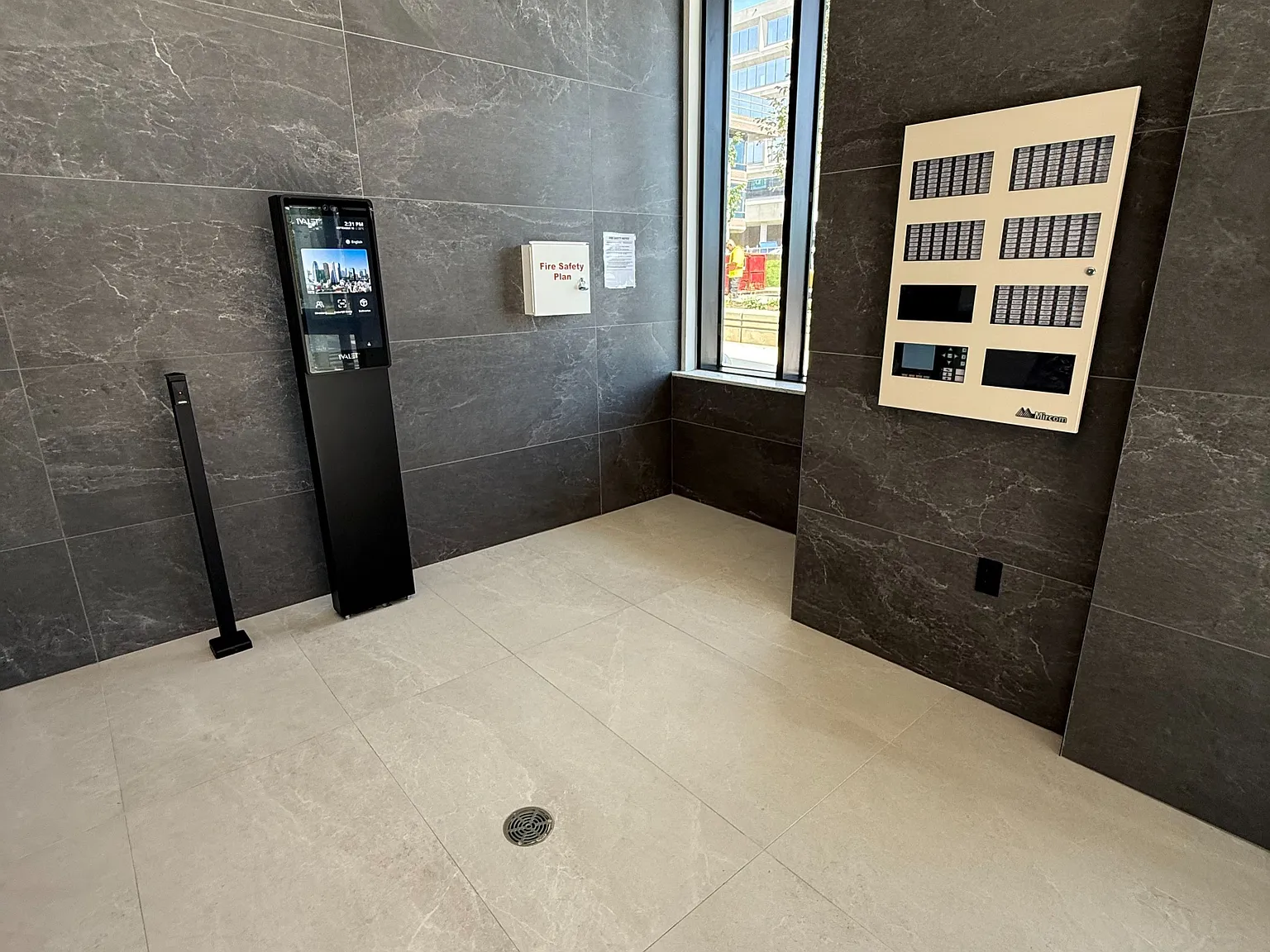 2 bed, $1,800 — Photo 3