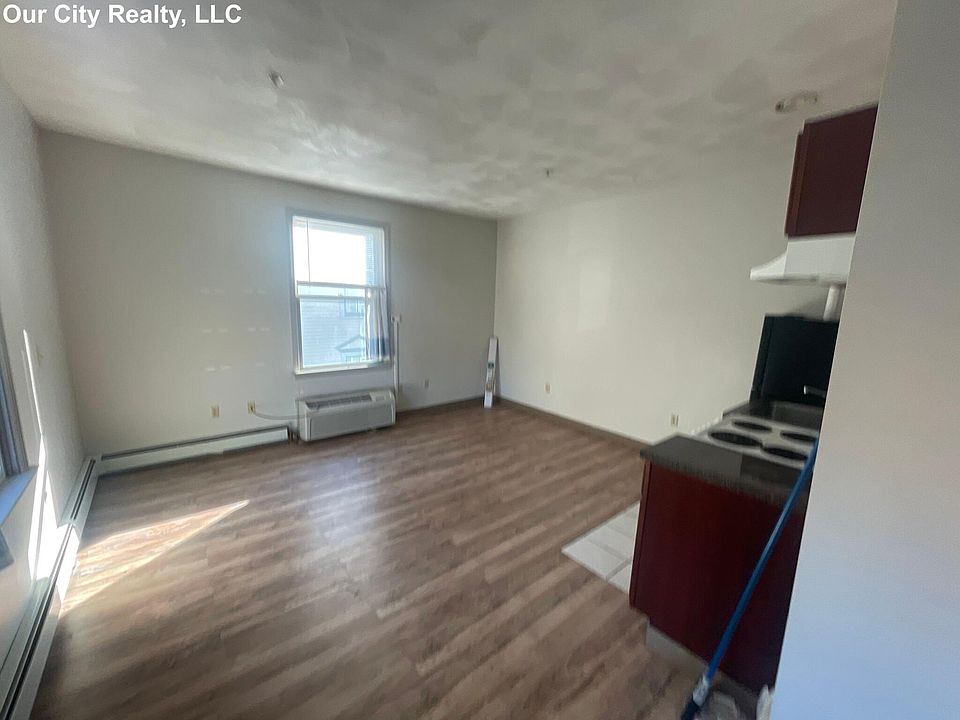 2nd image of 364A Harvard St #6