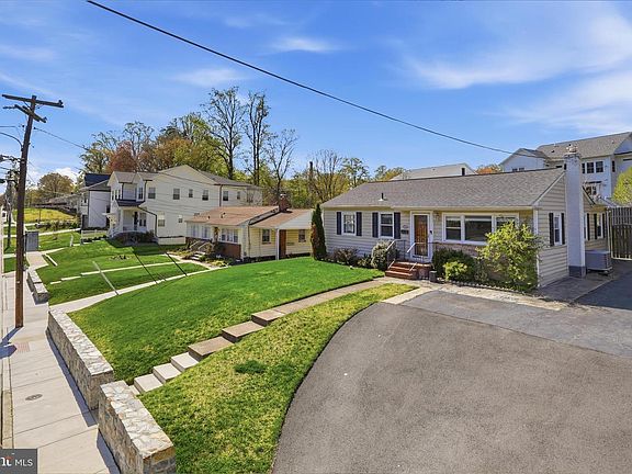 3rd image of 100 Tapawingo Rd SE