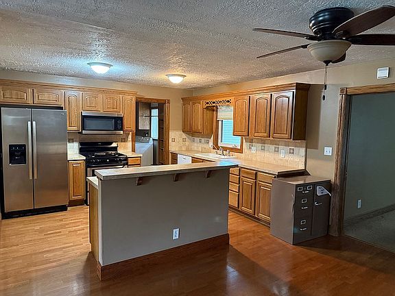 5th image of 209 S Dirks St