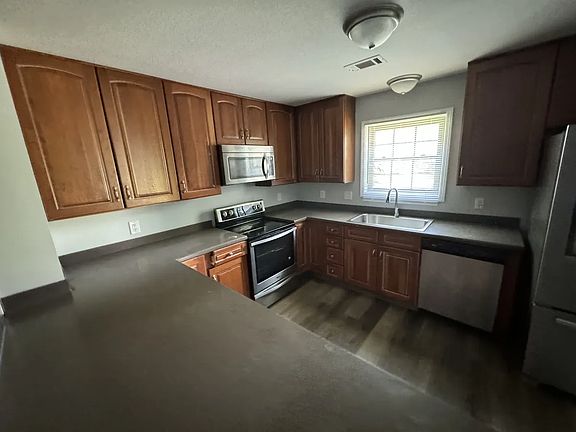 4th image of 1140 Ohio St