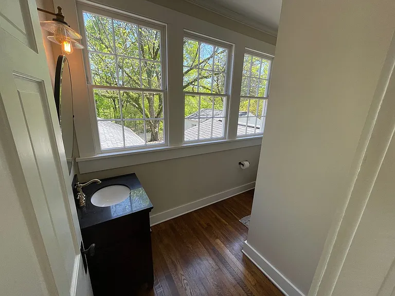 1411 S Lamar Blvd — Photo 34
