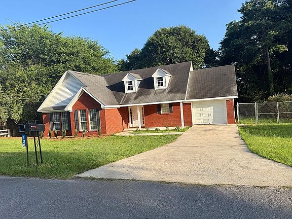 3rd image of 108 Colonial Cir