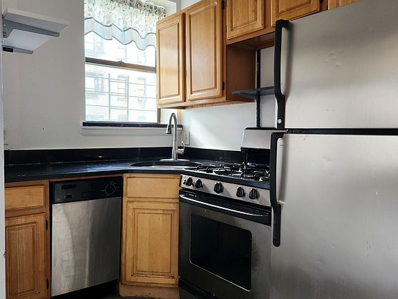 2nd image of 333 E 108th St APT 3B