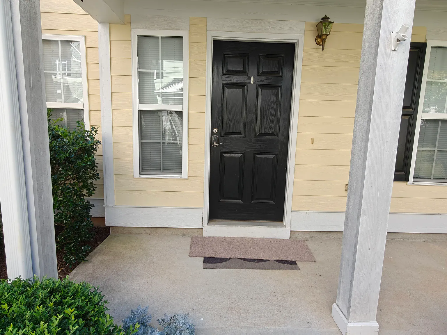 3 bed, 2.5 bath, 1894 sqft, $1,795 — Photo 2