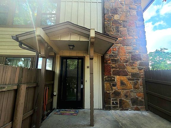 Privacy Fenced Patio