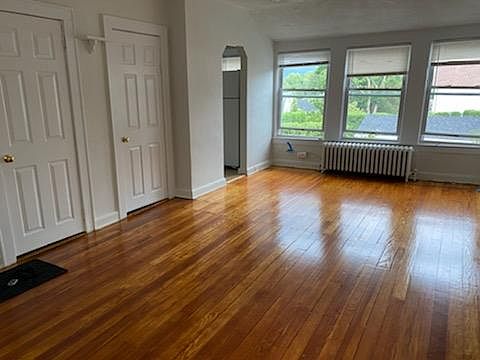 4th image of 39 Thatcher Ave #245