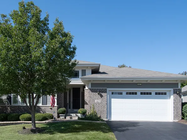 2627 Foxglove St, Naperville, IL 60564