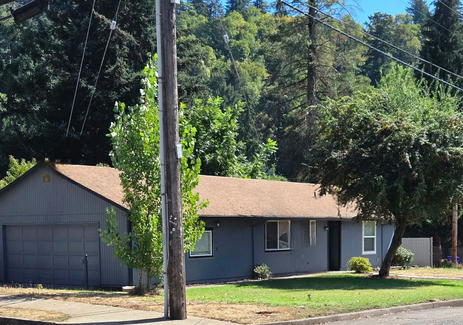 Family Home near I-205 — Photo 1