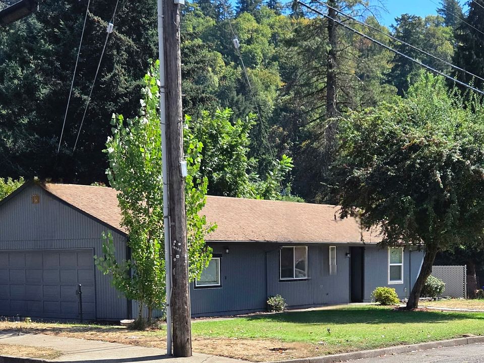 1st image of 2718 SE 101st Ave