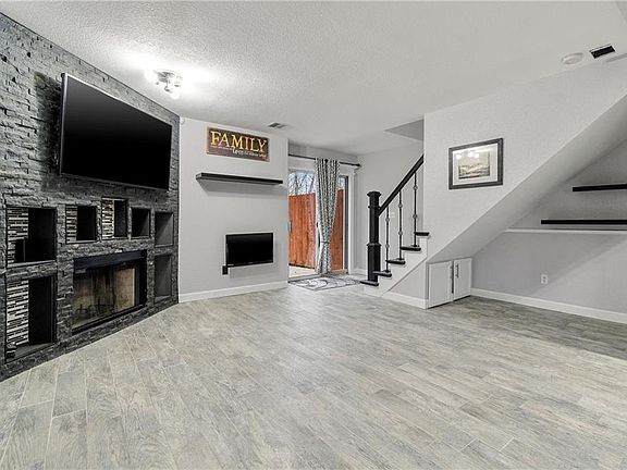 2nd image of 6067 NE Moonstone Dr