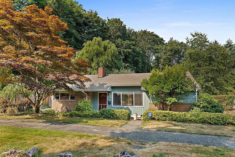 3 bed, 1.0 bath, 1440 sqft, $3,500 — Photo 2