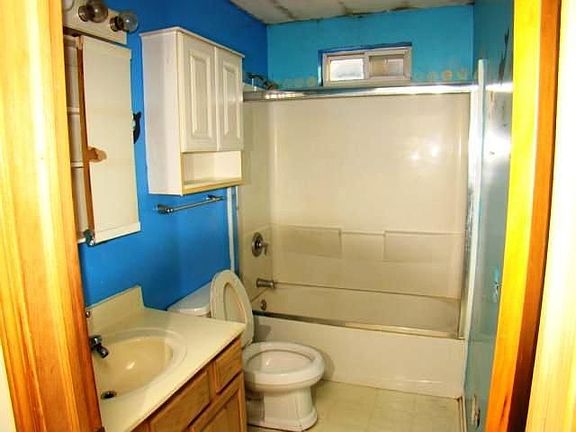 4th image of 120 Woody Way