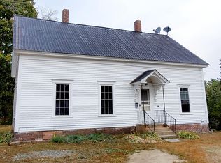 13 Porter St, South Paris, ME 04281